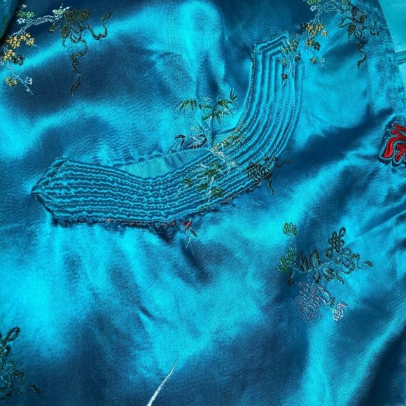 Vintage Traditional Hong Kong Hand-tailored silk robe - Picture 5 of 12
